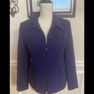 Kim Rogers Purple Blazer 6P. Zip front. Front zip pockets. Fully lined.